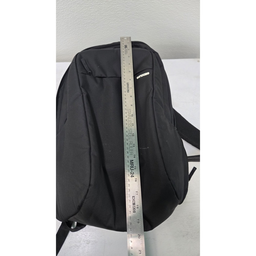 Incase Icon Slim Backpack Nice Black - Picture 9 of 10